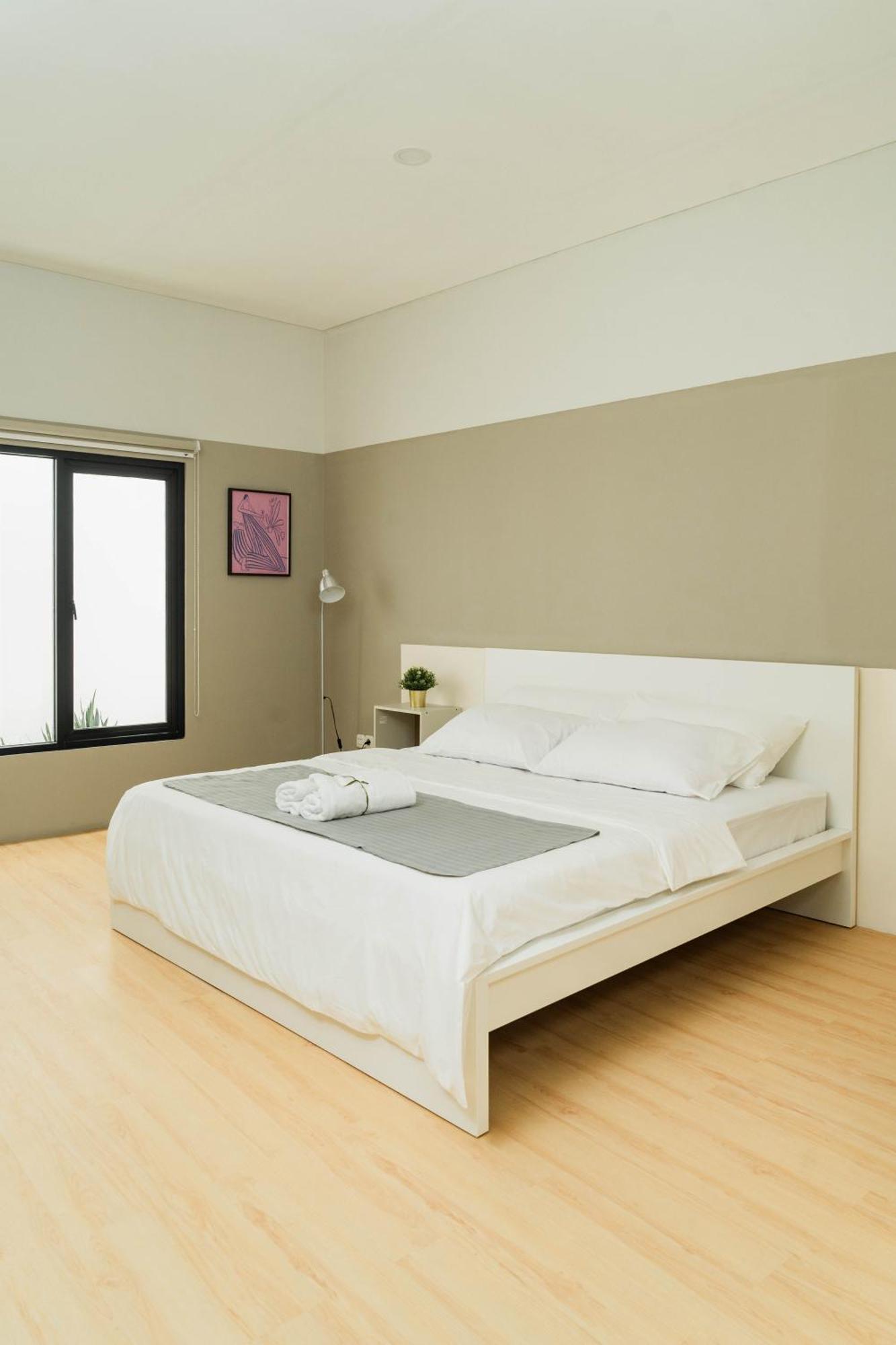 Wisma tamu No303 *